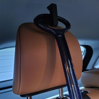 Móc treo đồ phía sau xe Lexus CT 200h