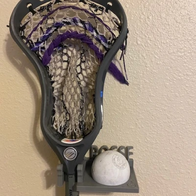 Giá đỡ gậy và bóng Lacrosse