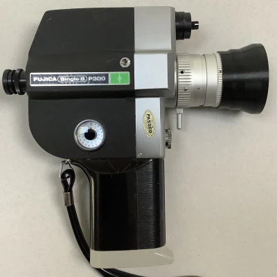 Nắp chụp và mui che ống kính cho máy quay phim Fujica P300