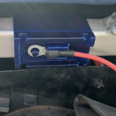 Di dời vị trí cọc bình ắc quy xe máy