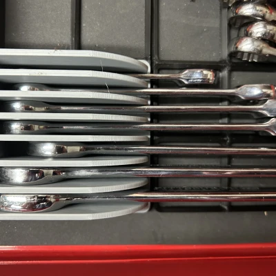 Kệ Giữ Cờ Lê Metric - Pittsburgh Ratcheting