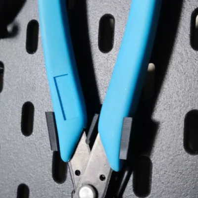 Giá đỡ kềm cắt Skadis