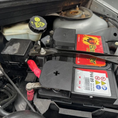 Vỏ Che Bình Ắc Quy Banner P4409 (Ford Fiesta)