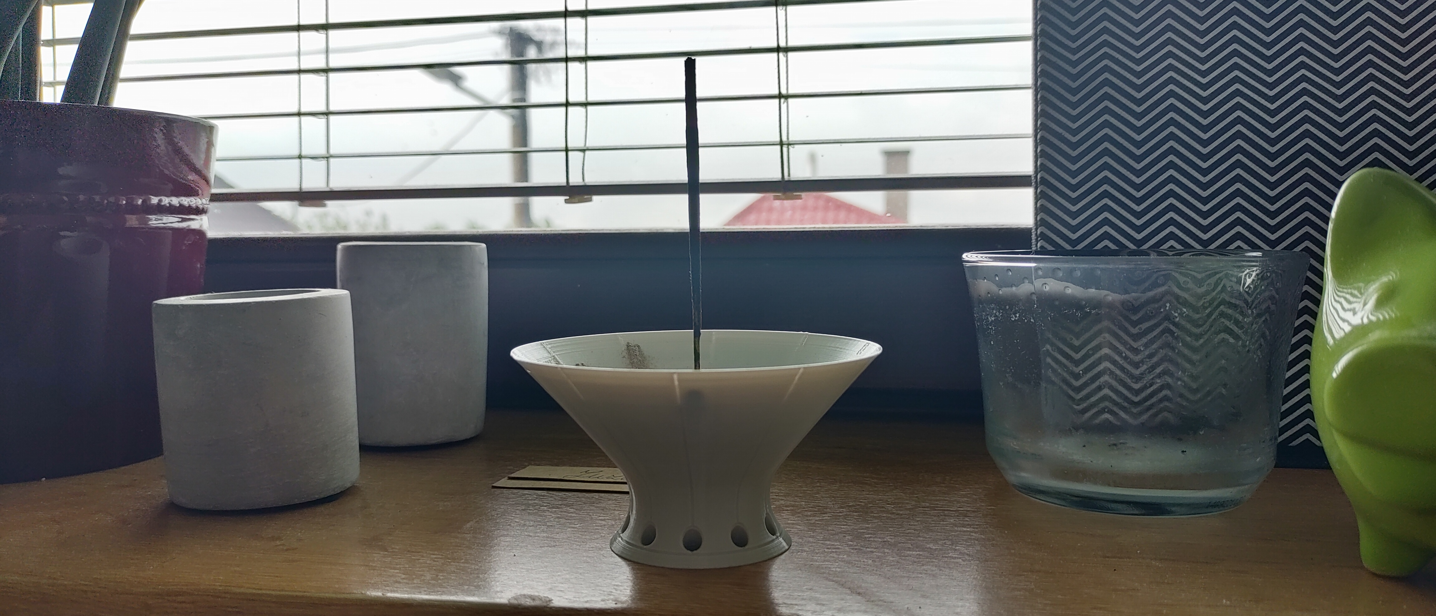 Chỗ Cắm Nhang Đơn Giản