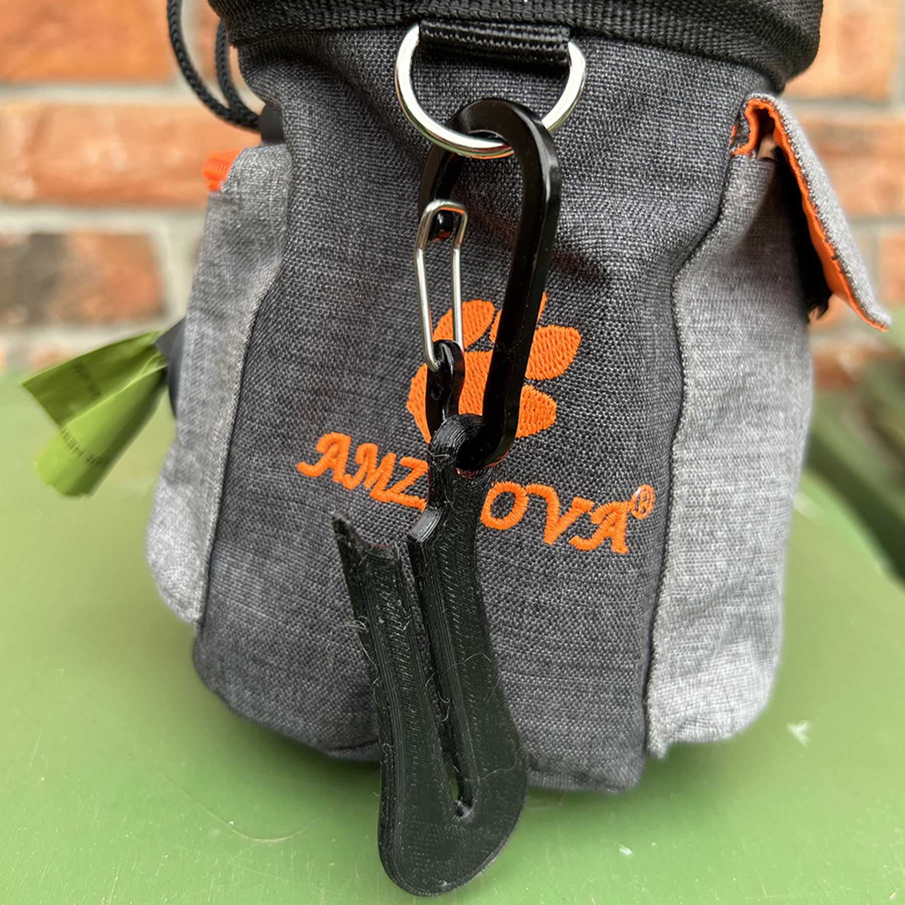 Kẹp Đựng Túi Phân Chó