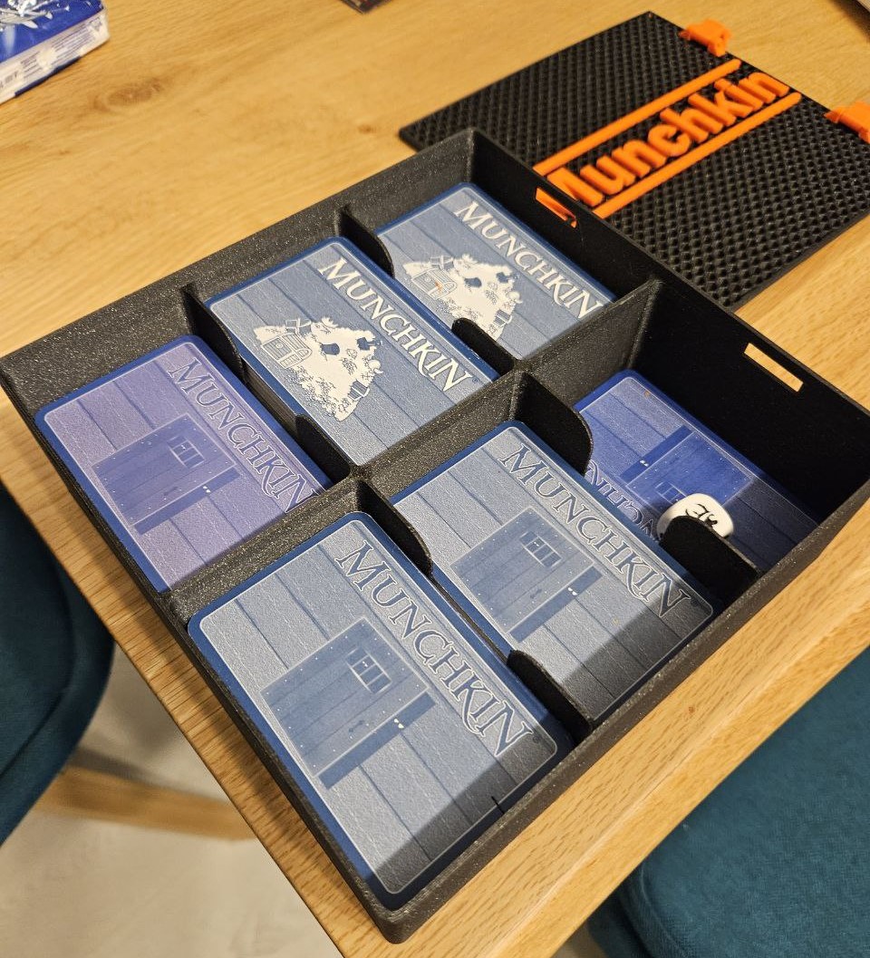 Hộp Đựng Bài Card Game