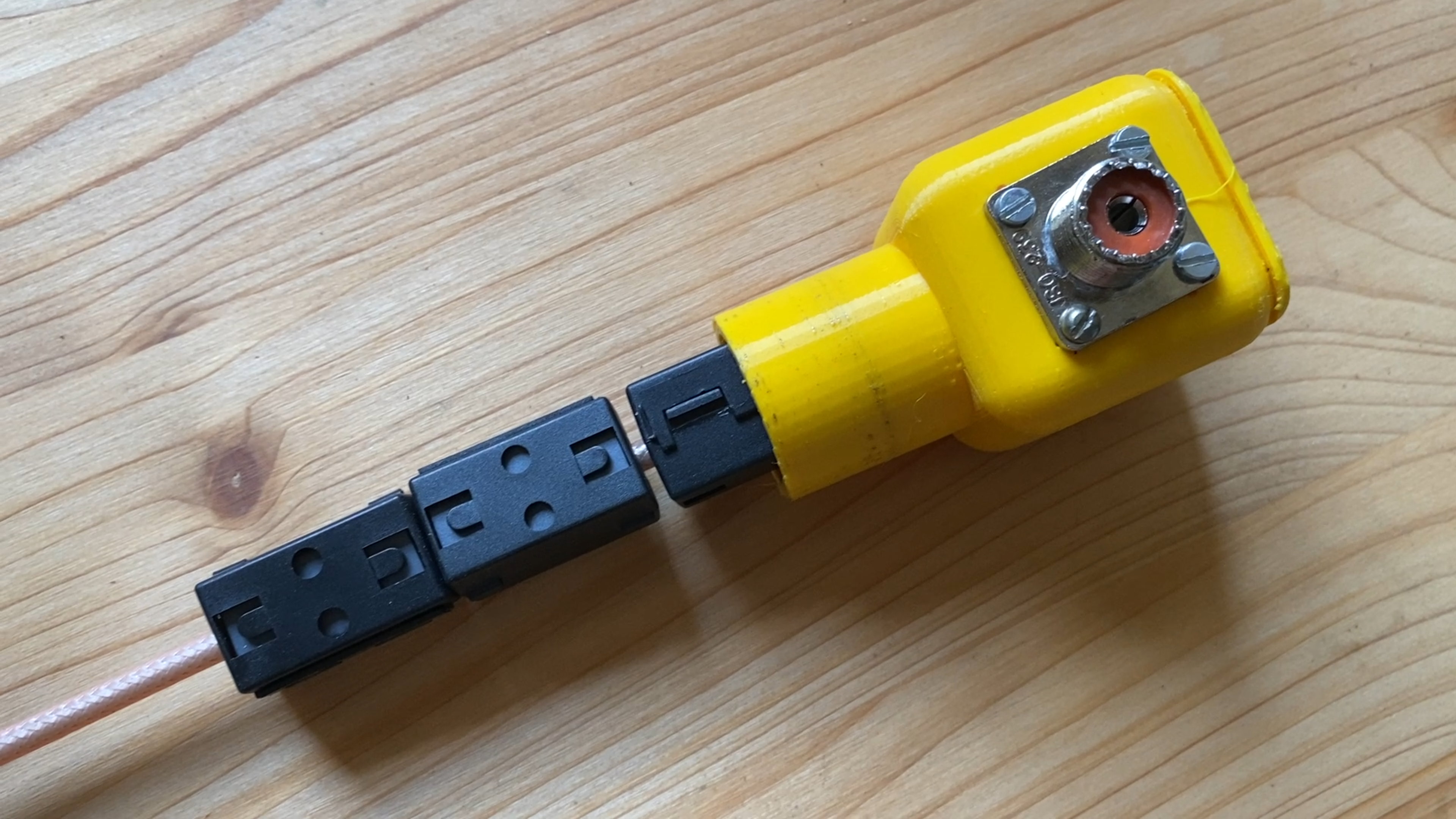 Các bộ phận anten J-Pole VHF/UHF