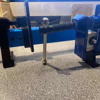 Chân Kẹp Kiểu Rockler Sure-Foot Cho Kẹp Thanh Nhôm Harbor Freight