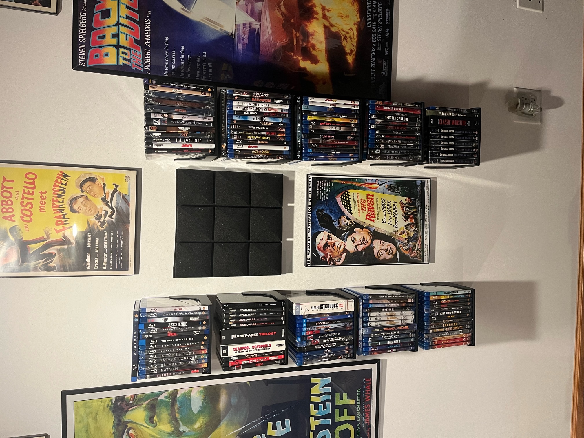 Kệ Treo Tường Để Đĩa Blu-ray / DVD