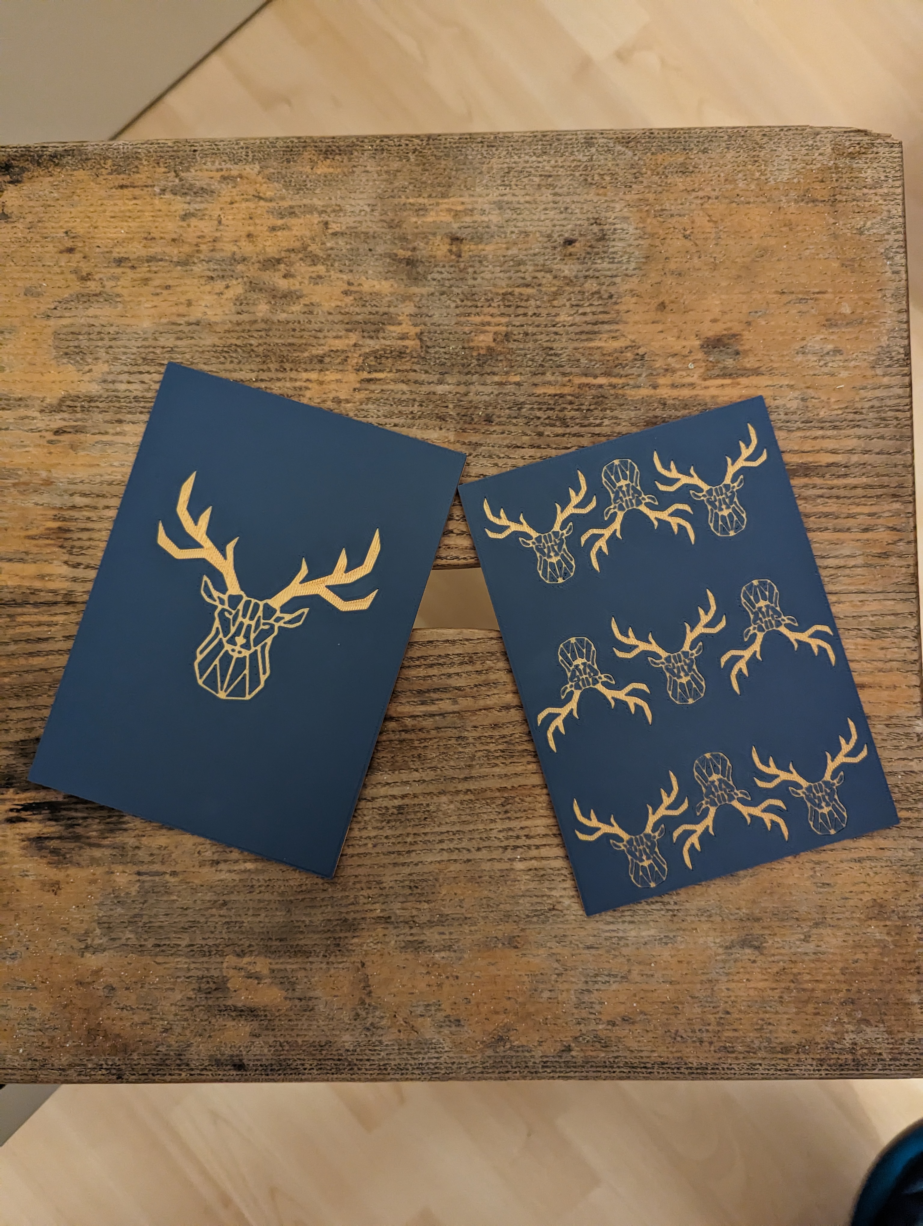 Chỗ Cắm Thẻ Hình Tuần Lộc