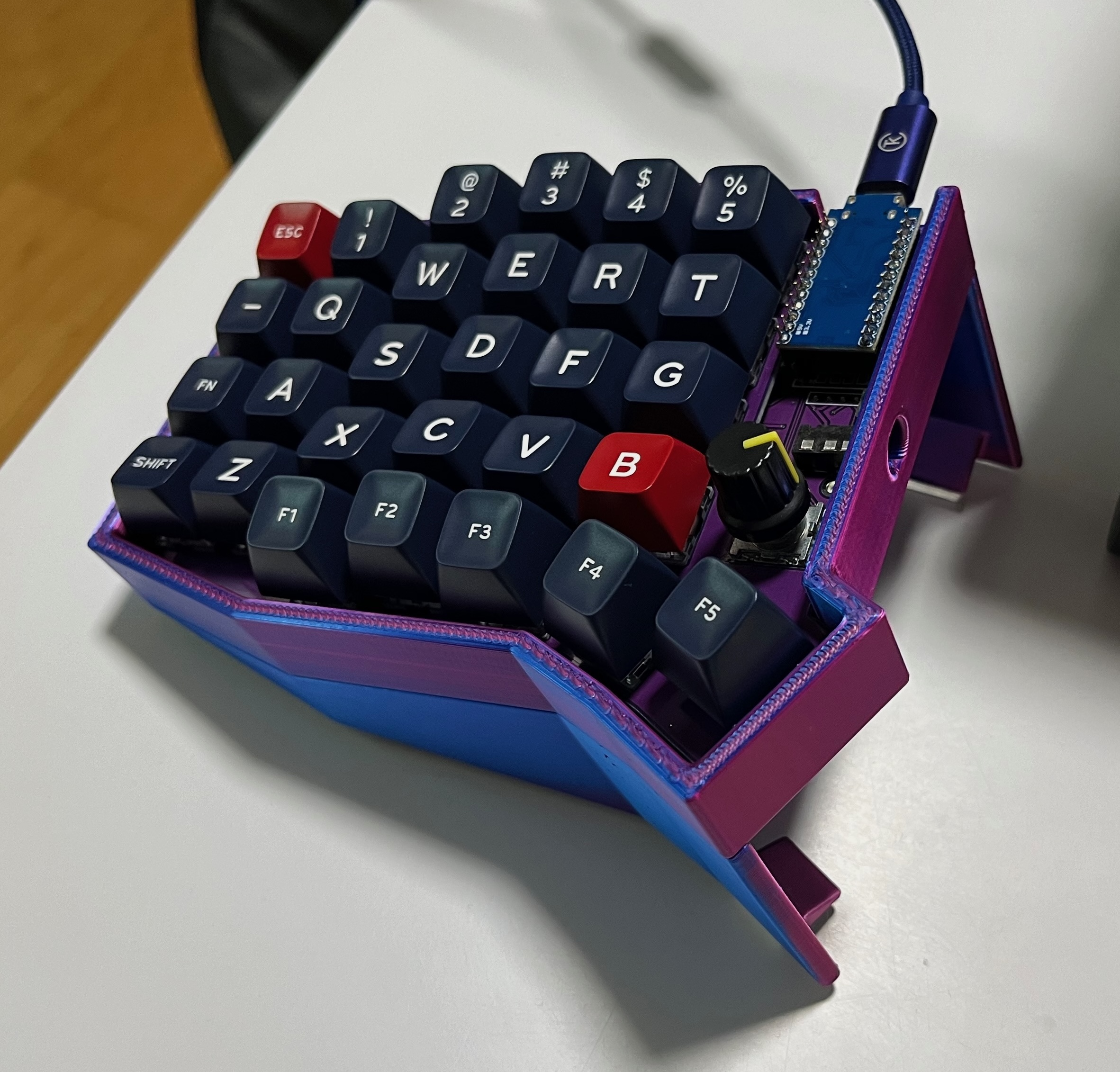 Vỏ Sofle V2 (không RGB) có kẹp góc