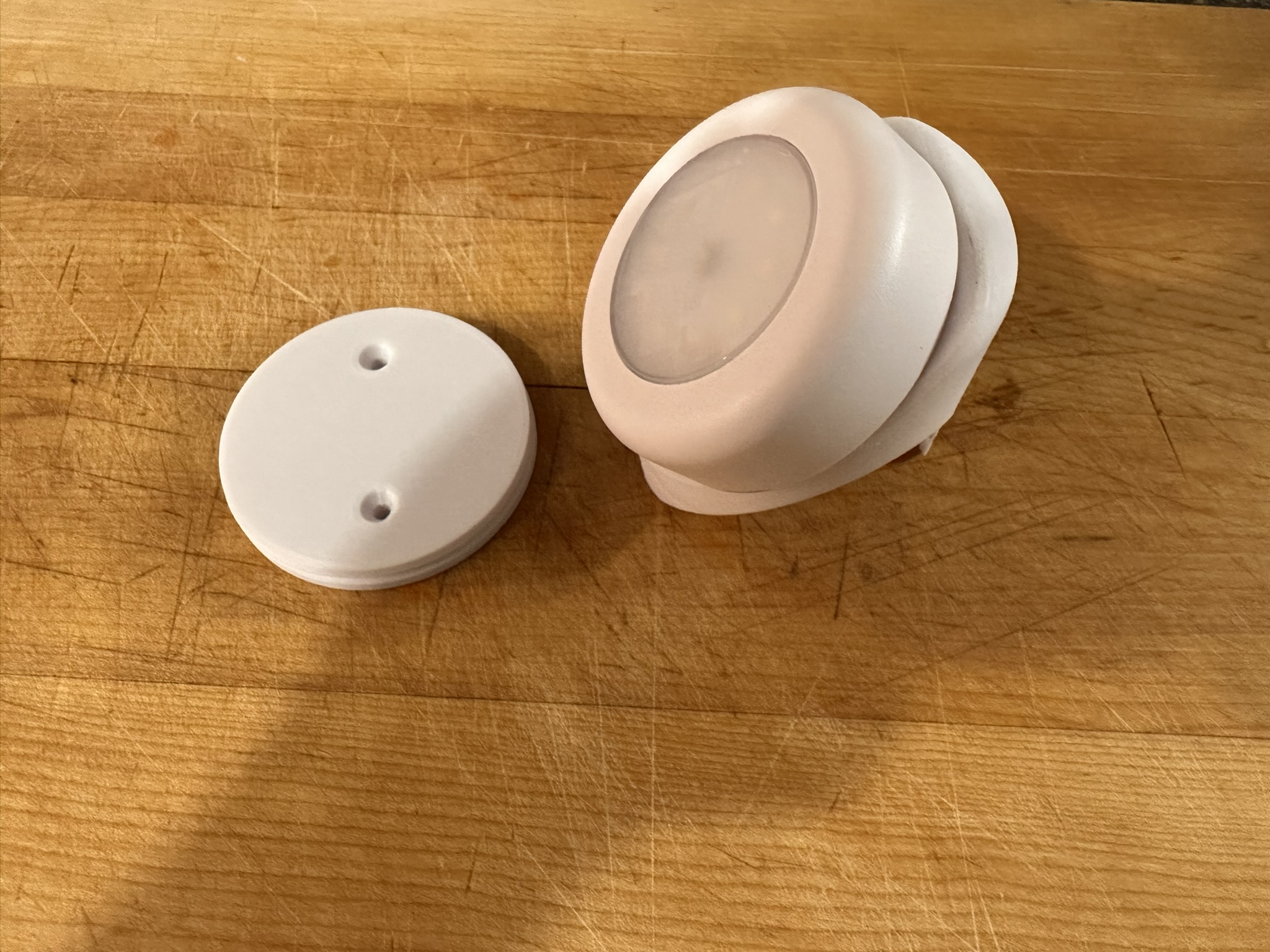 Giá Đỡ Puck Light Xoay 360 Độ