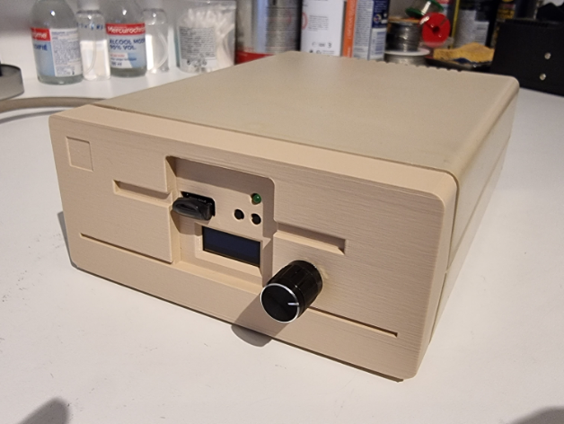 Mặt trước Amiga 1010 Gotek