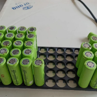 Hộp đựng pin 18650 hàn dải magiê