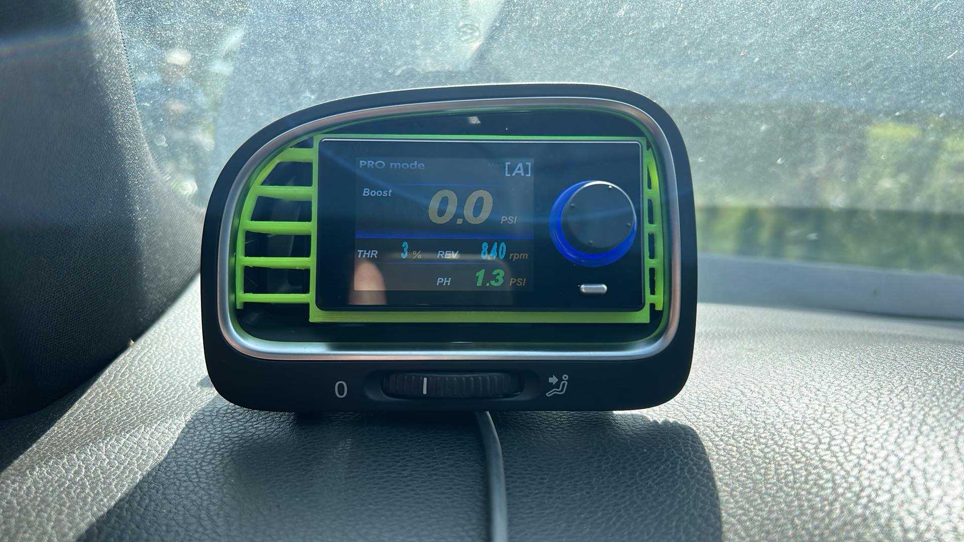 Giá đỡ HKS EVC 7 Lưới Thông gió Console Trung tâm cho VW GOLF 6 GTI