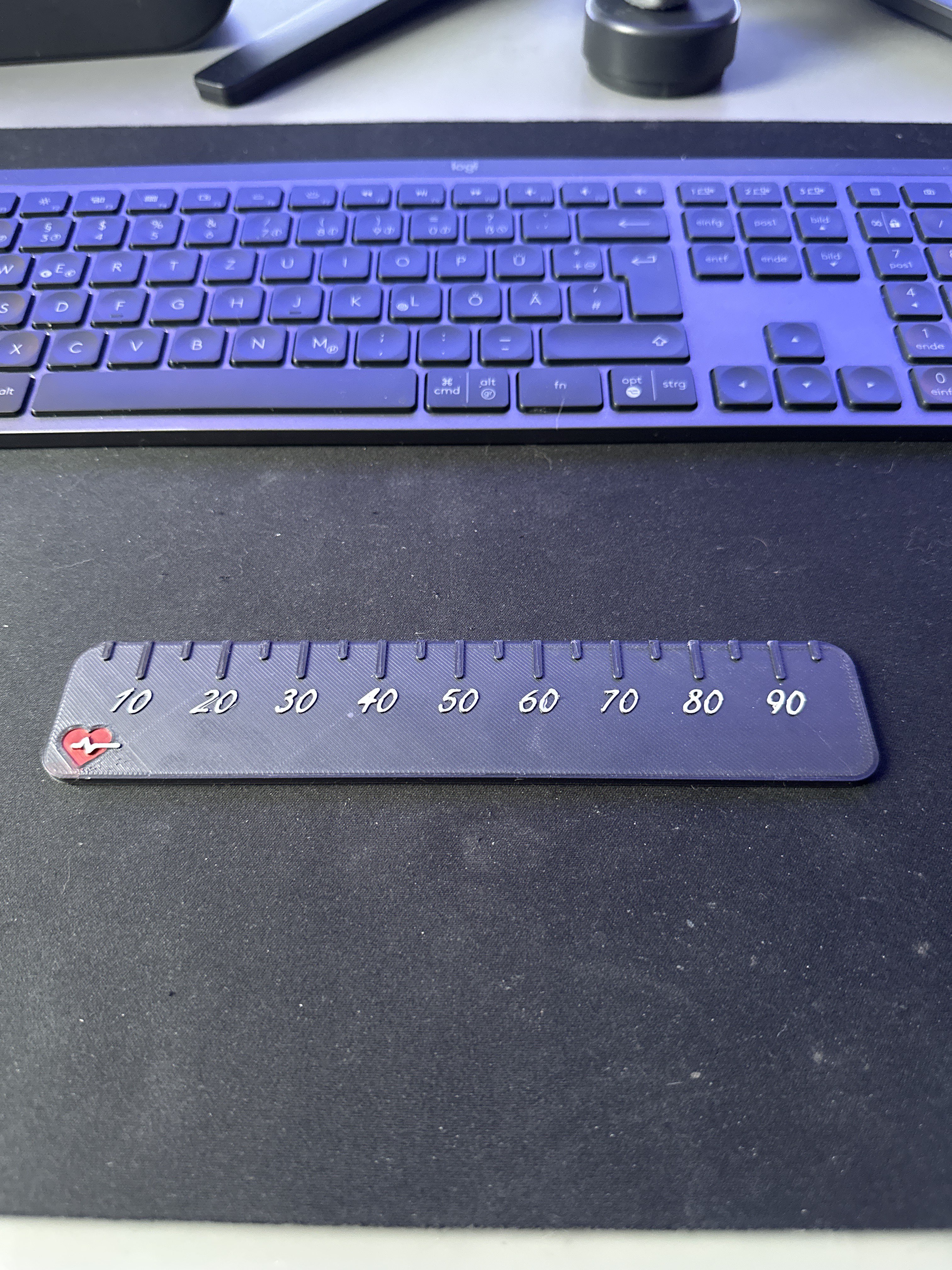 Thanh Máu Viết và Giấy