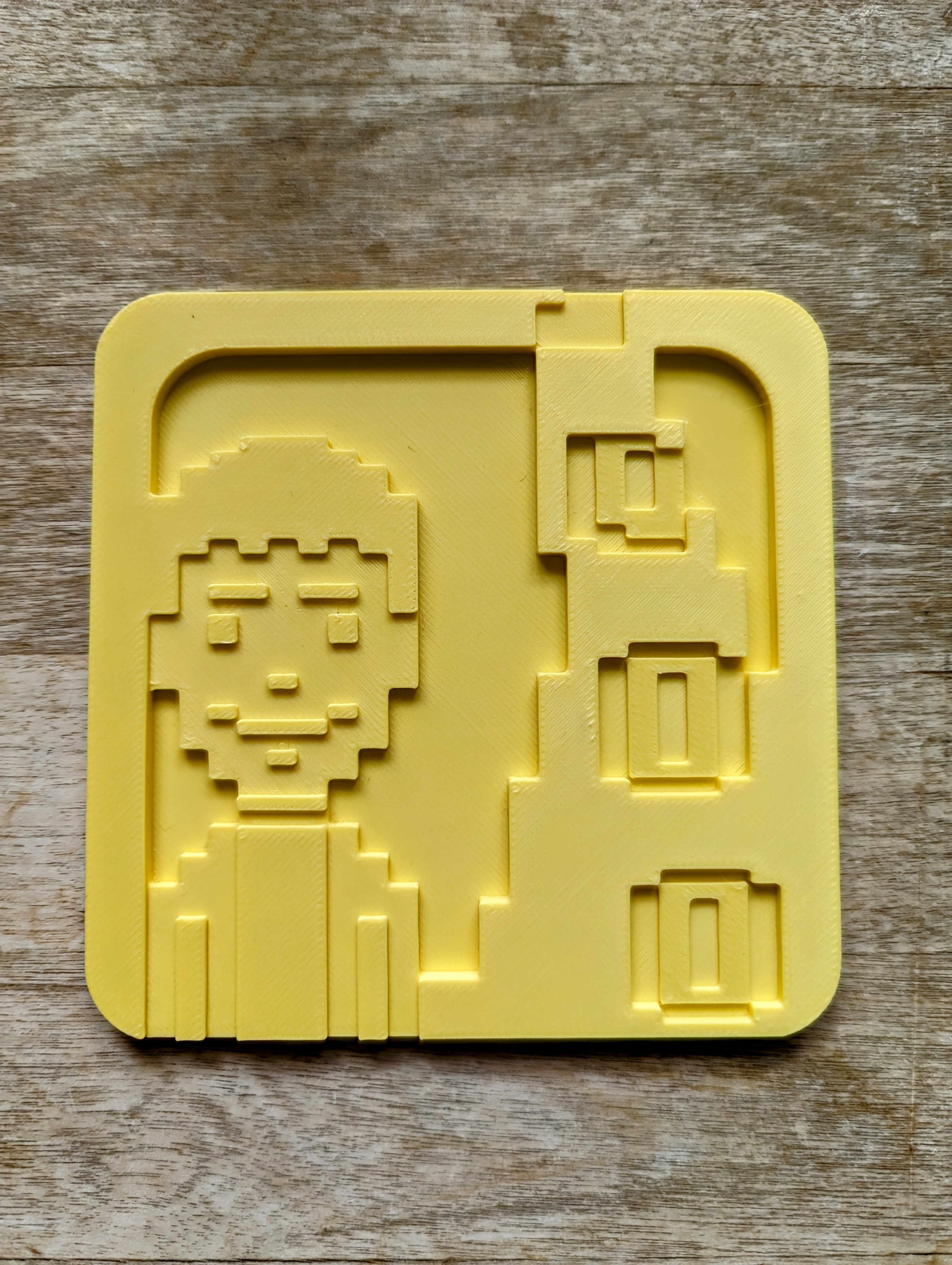 Đế Lót Ly Maniac Mansion