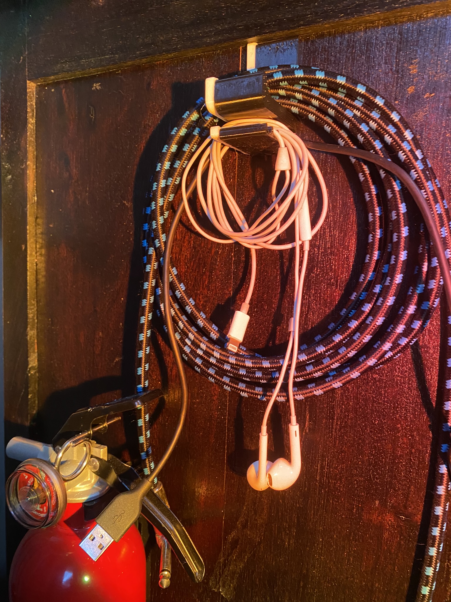 Móc Treo Tai Nghe Gắn Tường In Nhanh