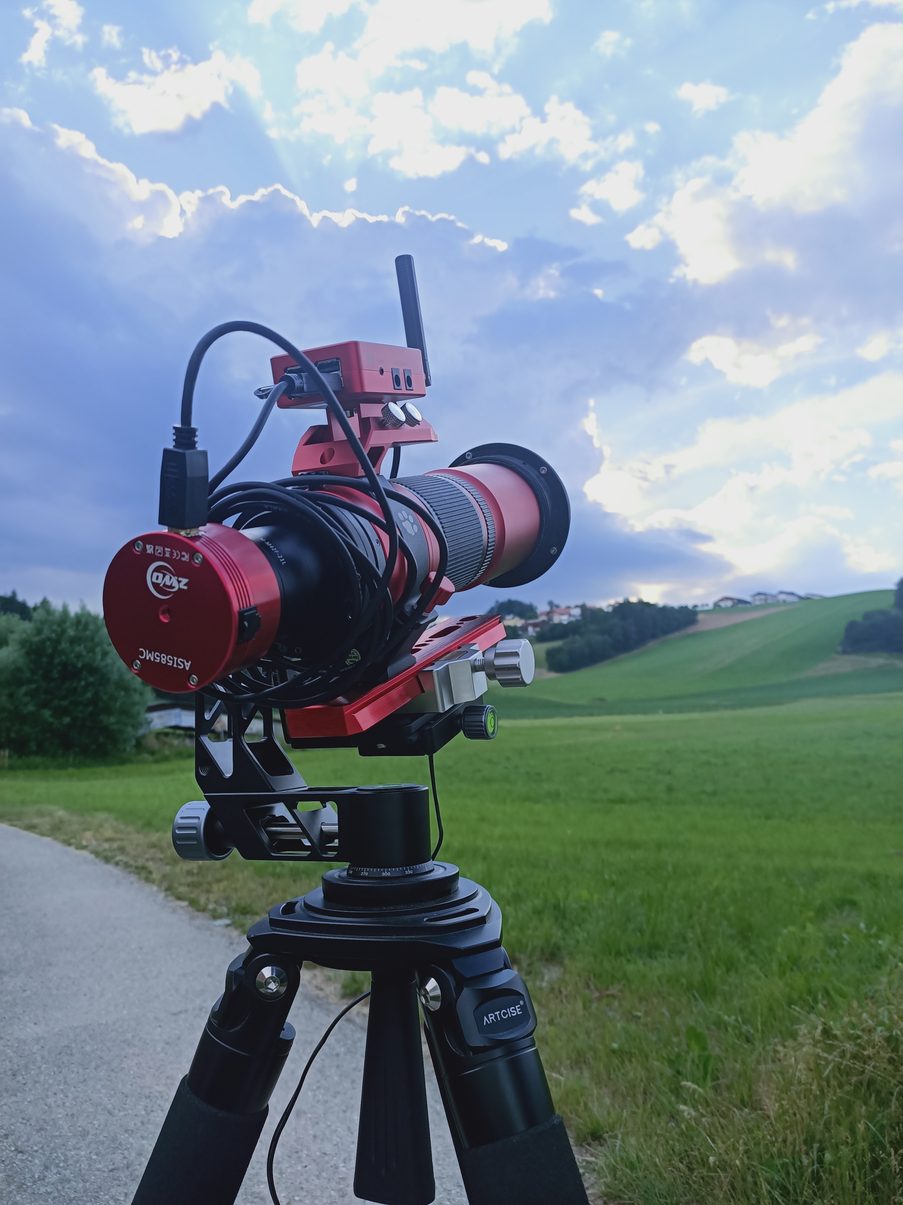 Giá đỡ lá chắn nắng cho Redcat51 có nắp bảo vệ