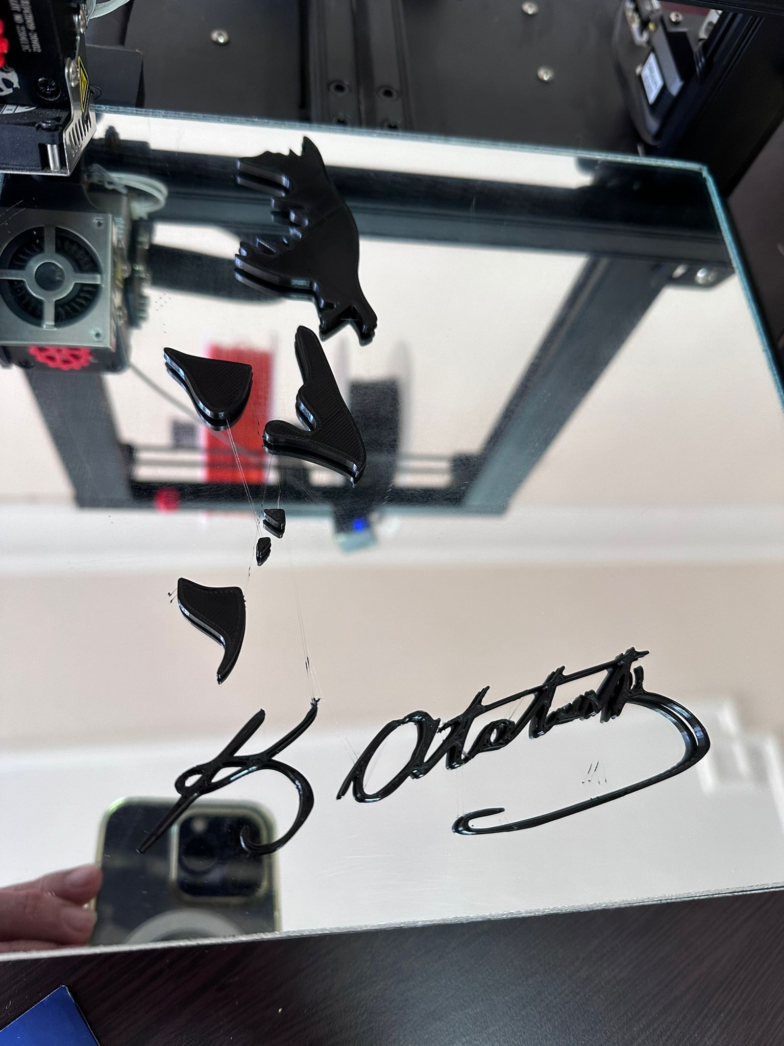 Hình bóng có chữ ký của Bác