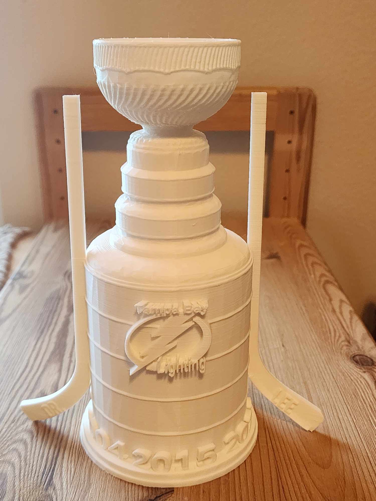 Mô hình Cúp Vô Địch Tampa Bay Lightning Kèm Gậy Khúc Côn Cầu