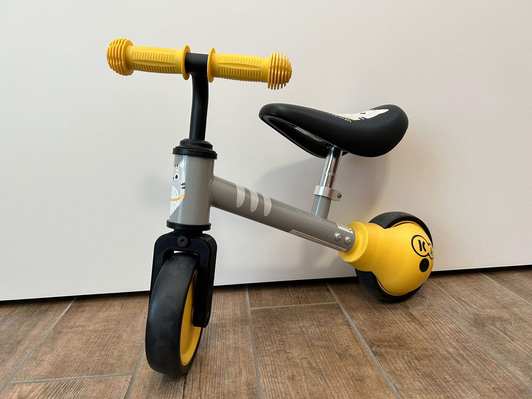 Chuyển Xe Chòi Chân Kinderkraft Từ 3 Bánh Sang 2 Bánh