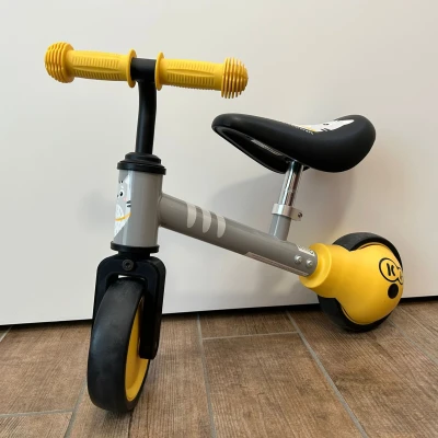 Chuyển Xe Chòi Chân Kinderkraft Từ 3 Bánh Sang 2 Bánh