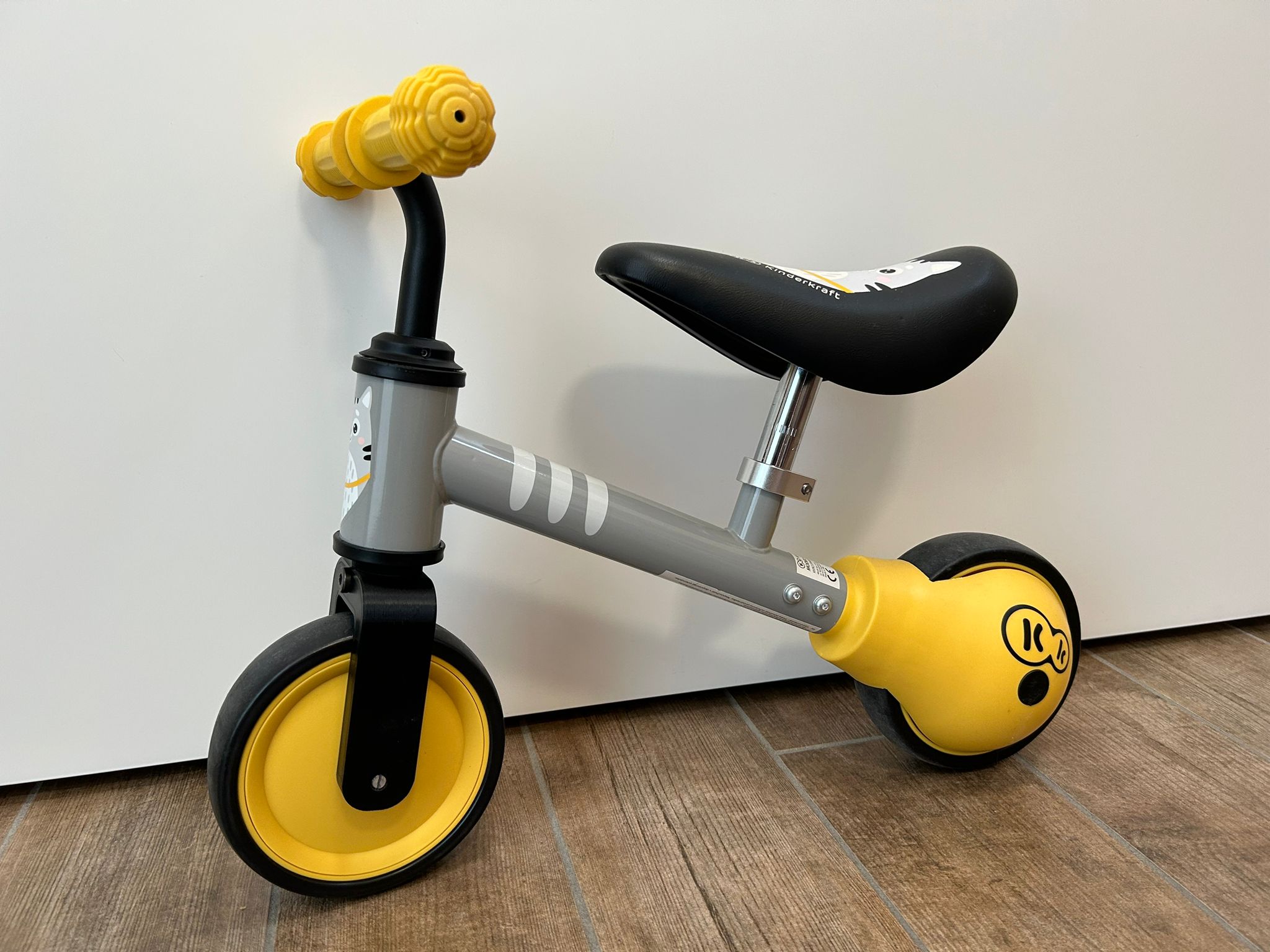 Chuyển Xe Chòi Chân Kinderkraft Từ 3 Bánh Sang 2 Bánh