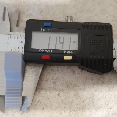 Chấu Cắm Vòi Sen Xối Xả