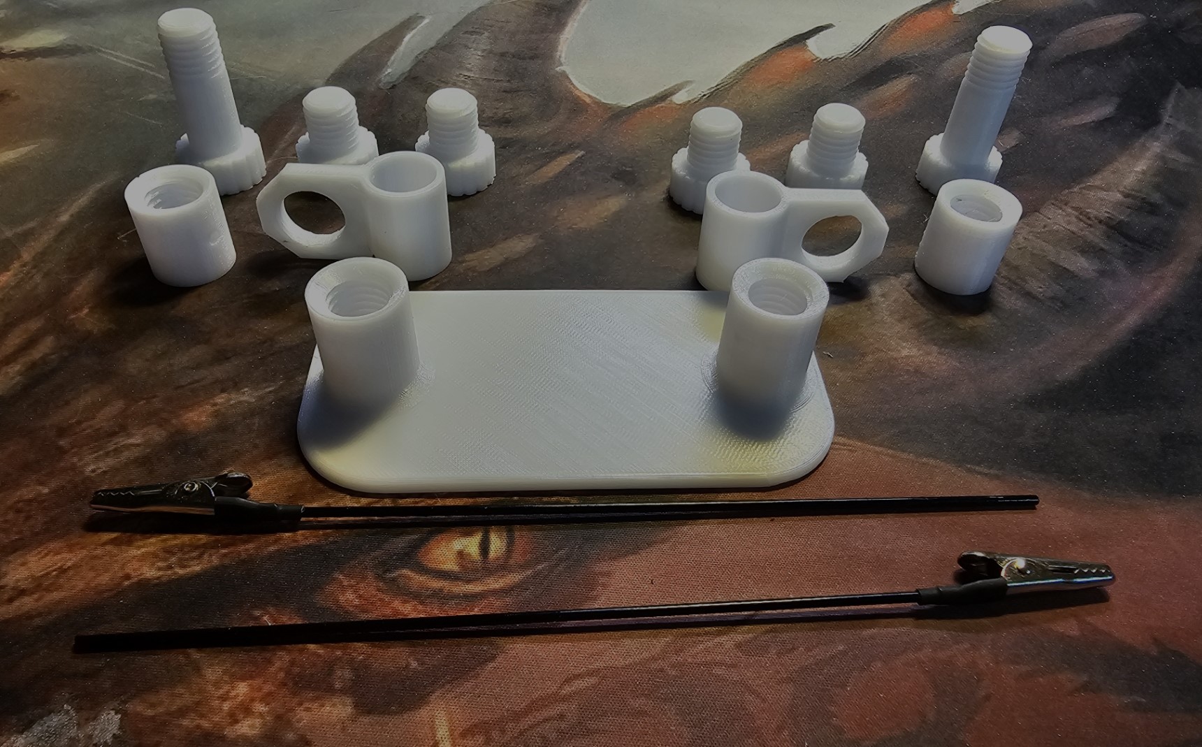 Cây Kềm Thứ Ba Hỗ Trợ Hàn Thiếc