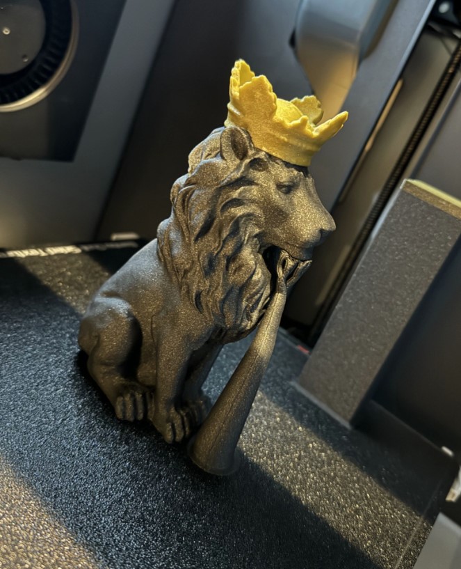 Tượng Sư Tử Đội Vương Miện