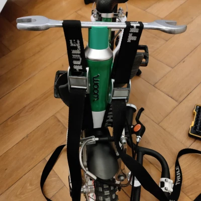 Dụng Cụ/Đệm Siết Cổ Xe Woom (2)