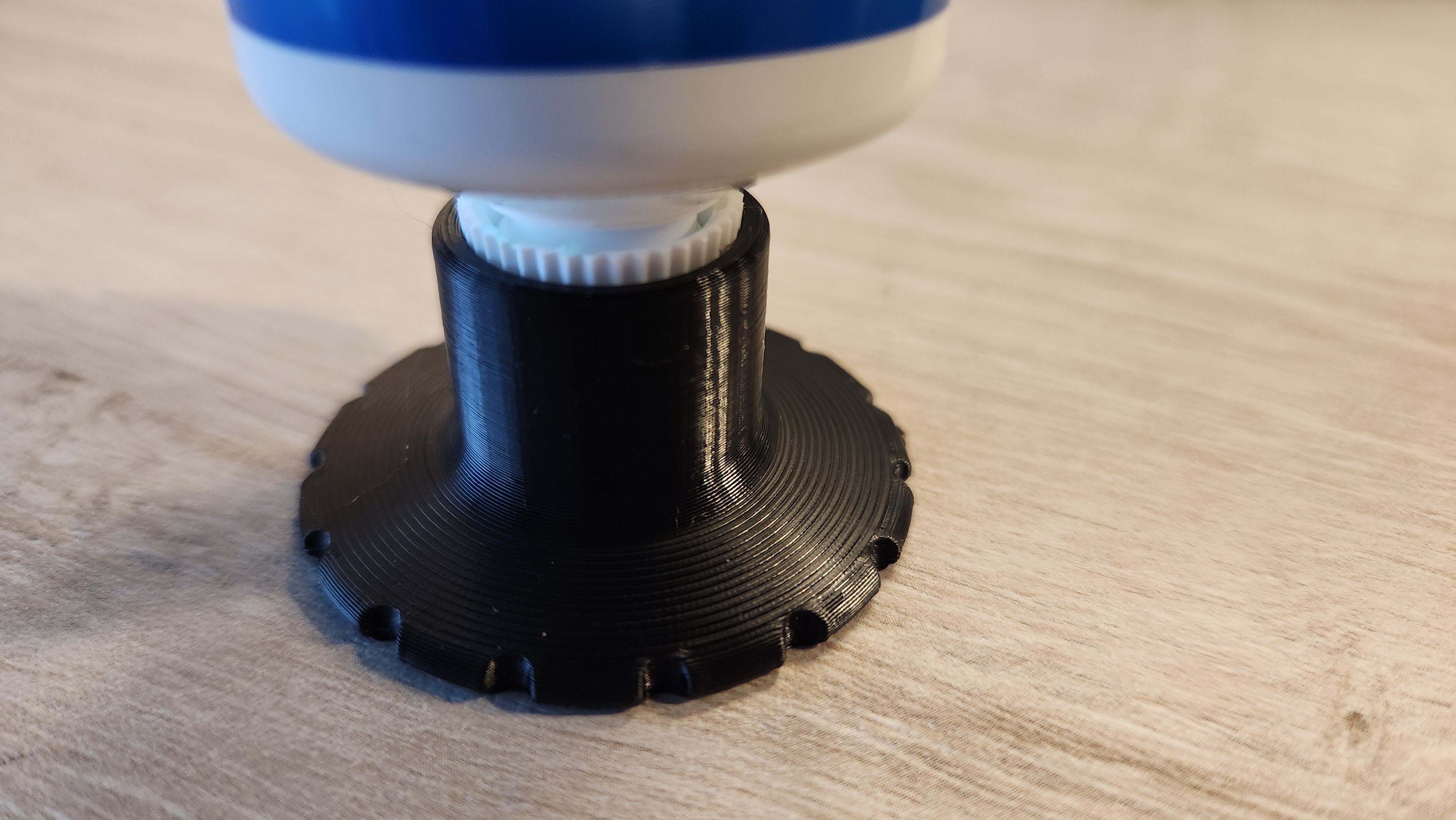 Đế Đựng Kem Đánh Răng Crest