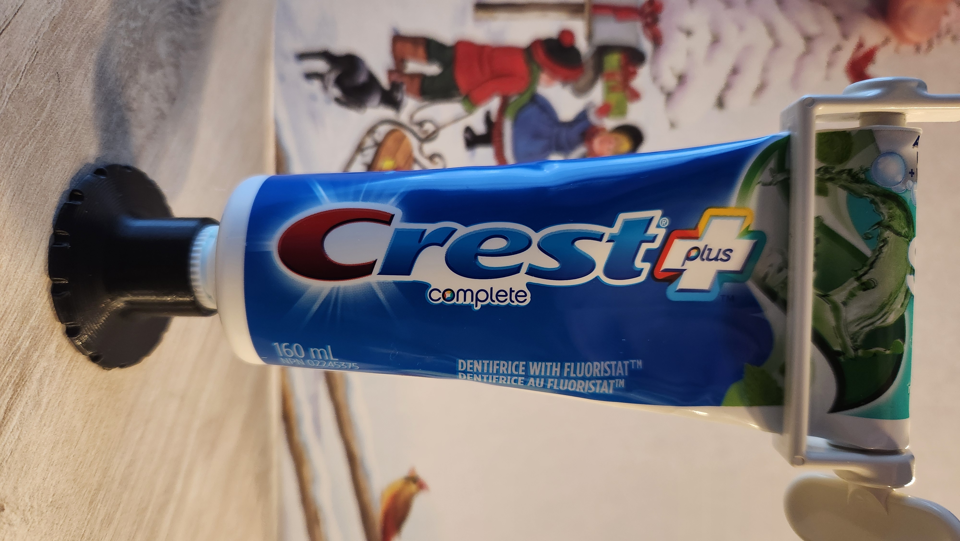 Đế Đựng Kem Đánh Răng Crest