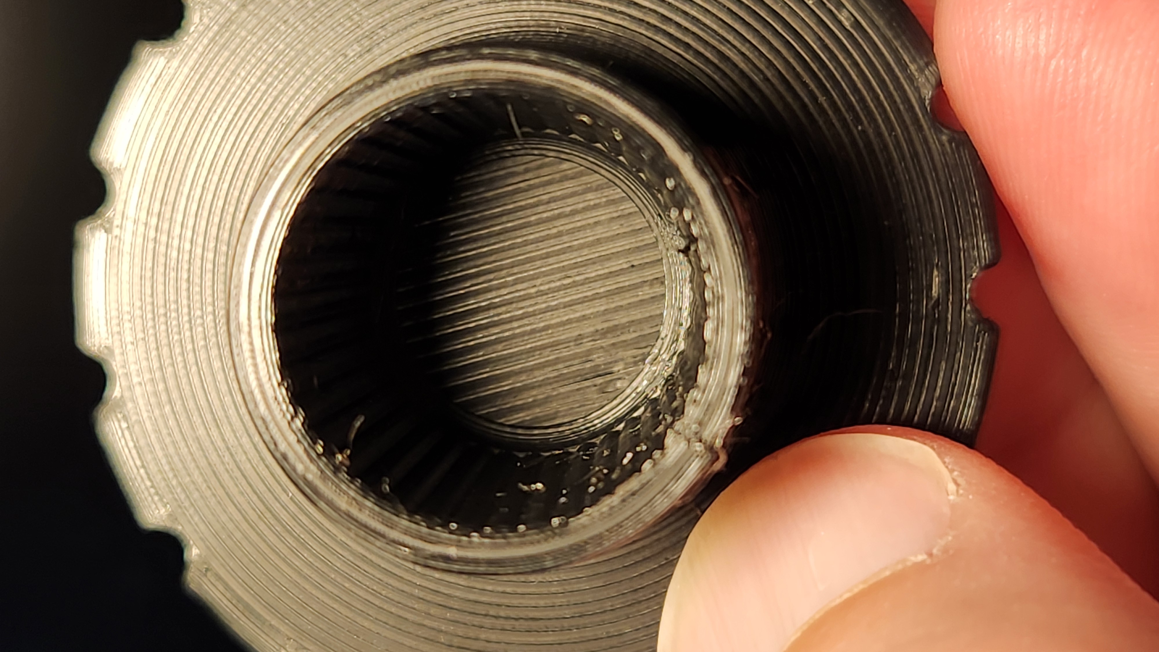 Đế Đựng Kem Đánh Răng Crest