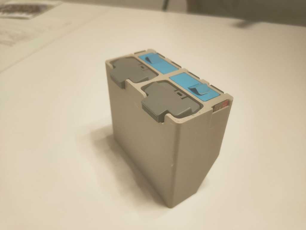 Hộp đựng pin cho 2 DJI Mini2, 2 GoPro Hero 9 và thẻ nhớ SD