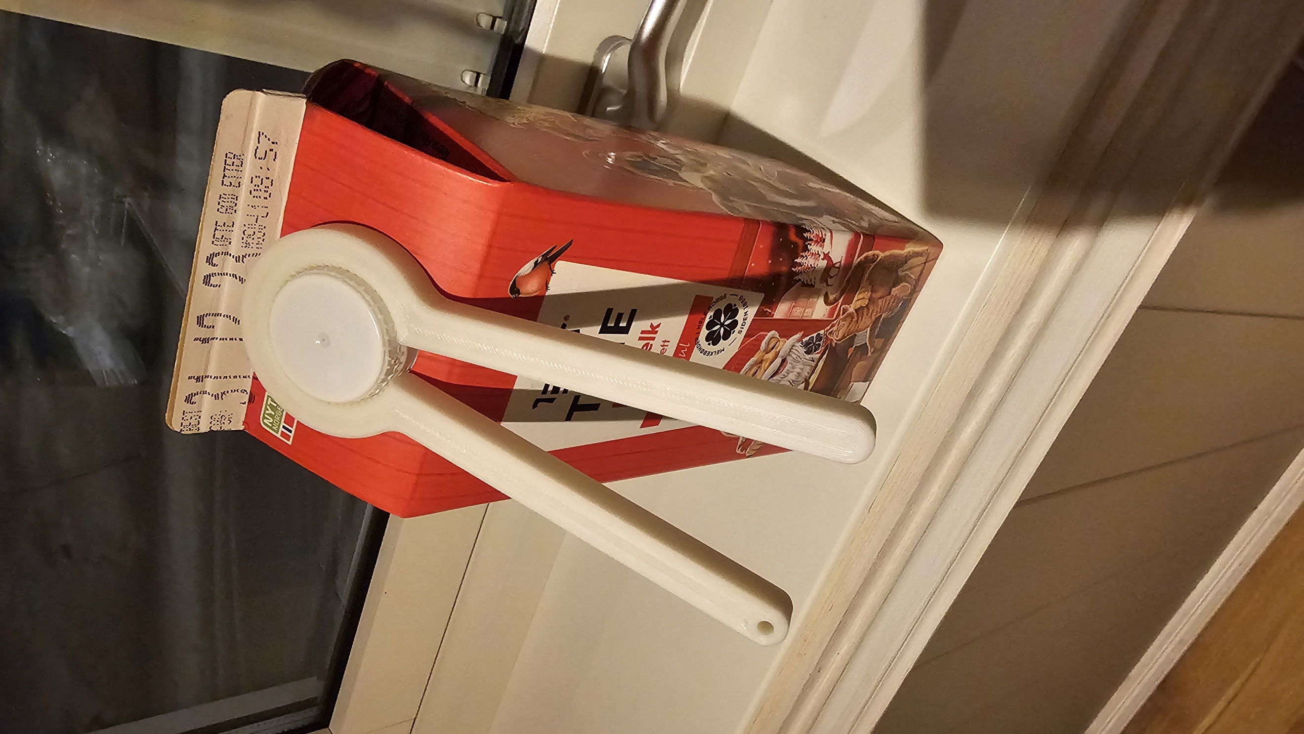 Dụng Cụ Nắp Vặn Hộp Sữa