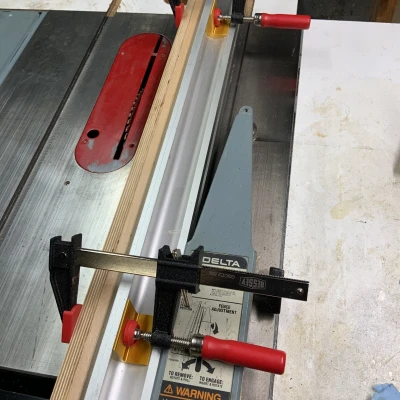 Pát Kẹp Delta Unifence