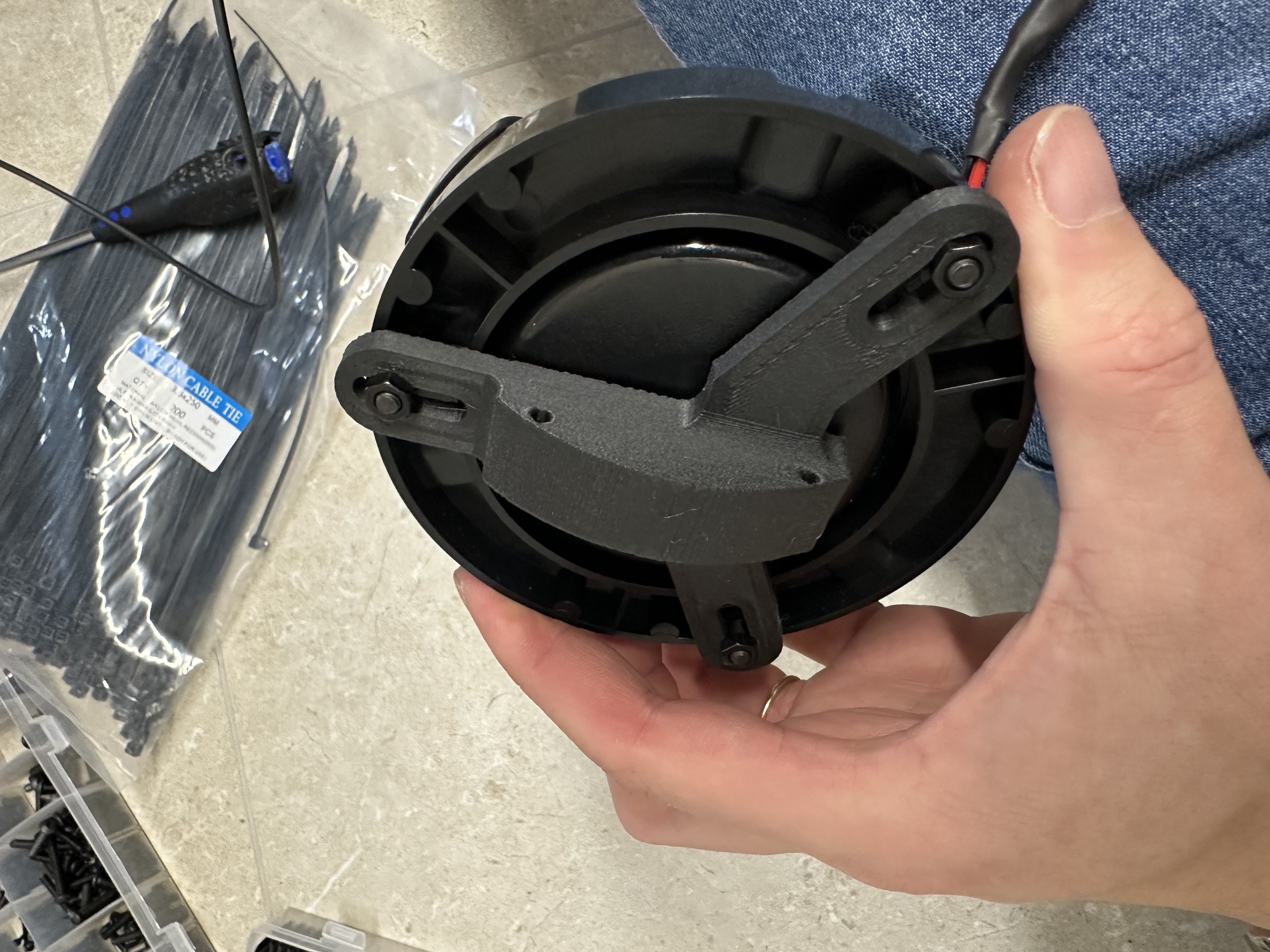 Chân đế gắn loa rung Dayton TT25 cho Fanatec CSL Elite V2