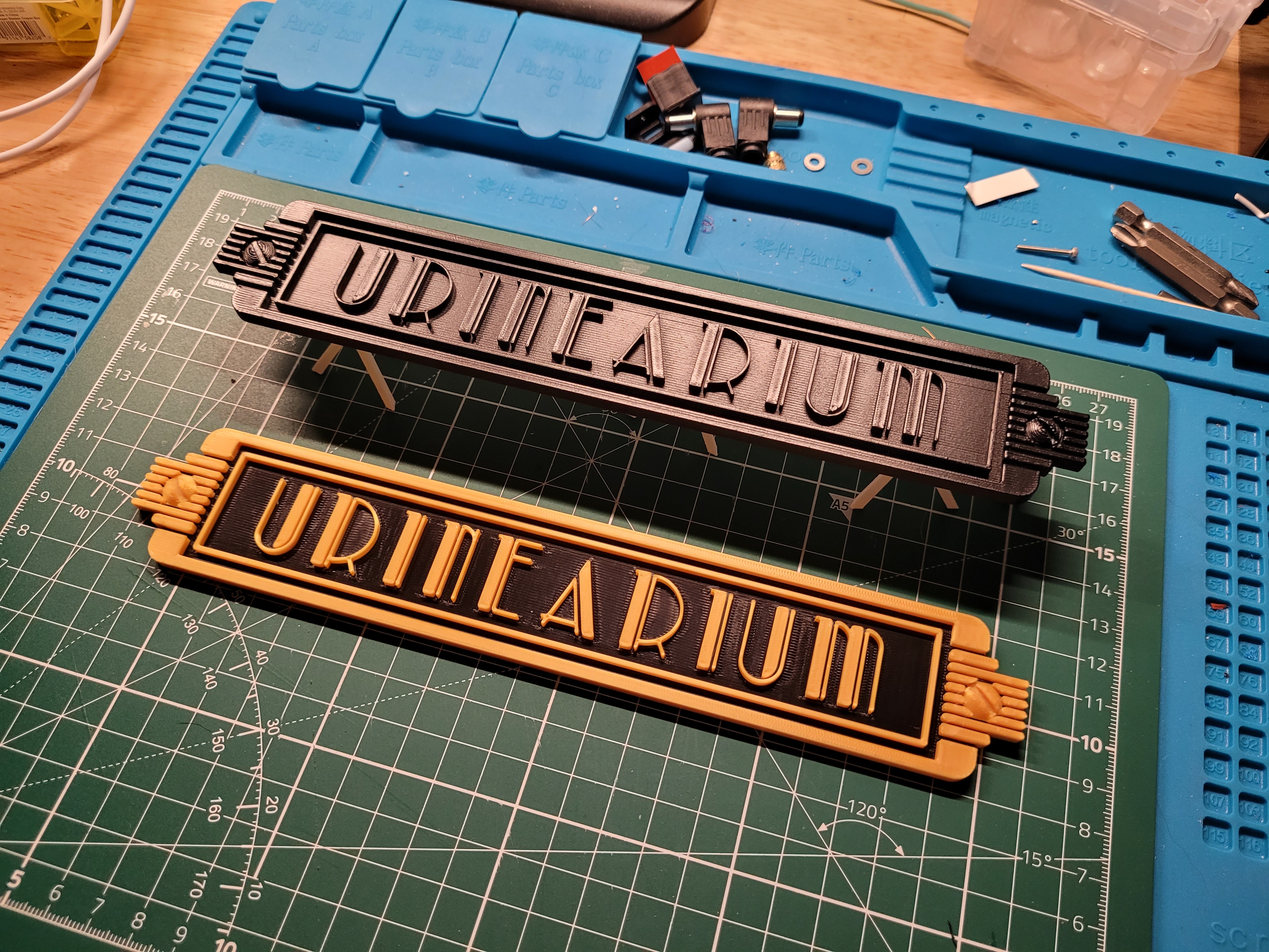 Biển Báo Urinearium (Nhà Vệ Sinh)