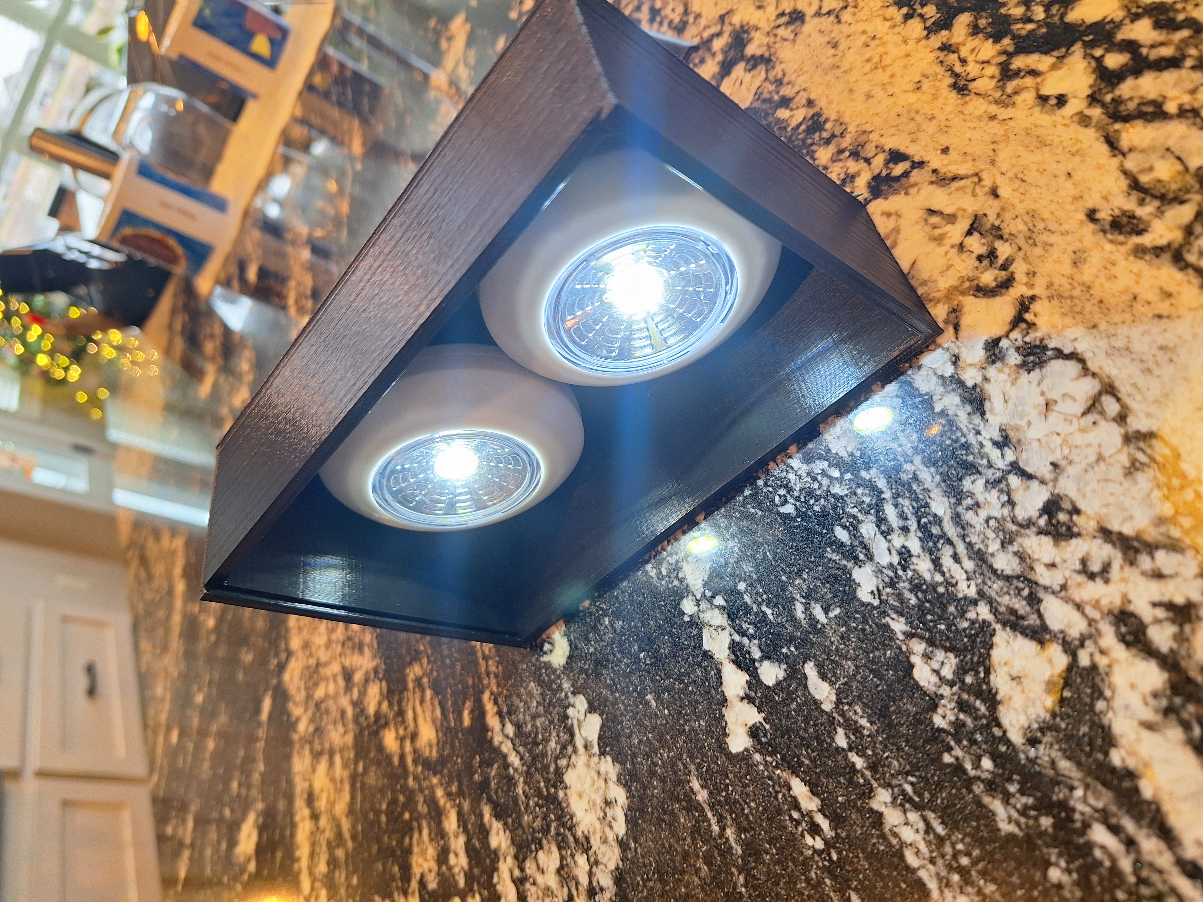 Bảng hiệu đèn LED "New Year's Light up sign" đón Năm Mới