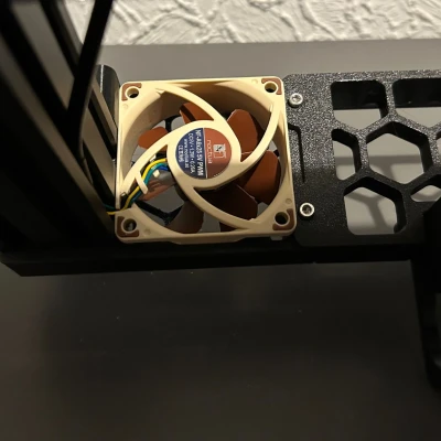 Remix Ngàm Quạt 60mm Lưới Tản Nhiệt Sau Phải Enderwire