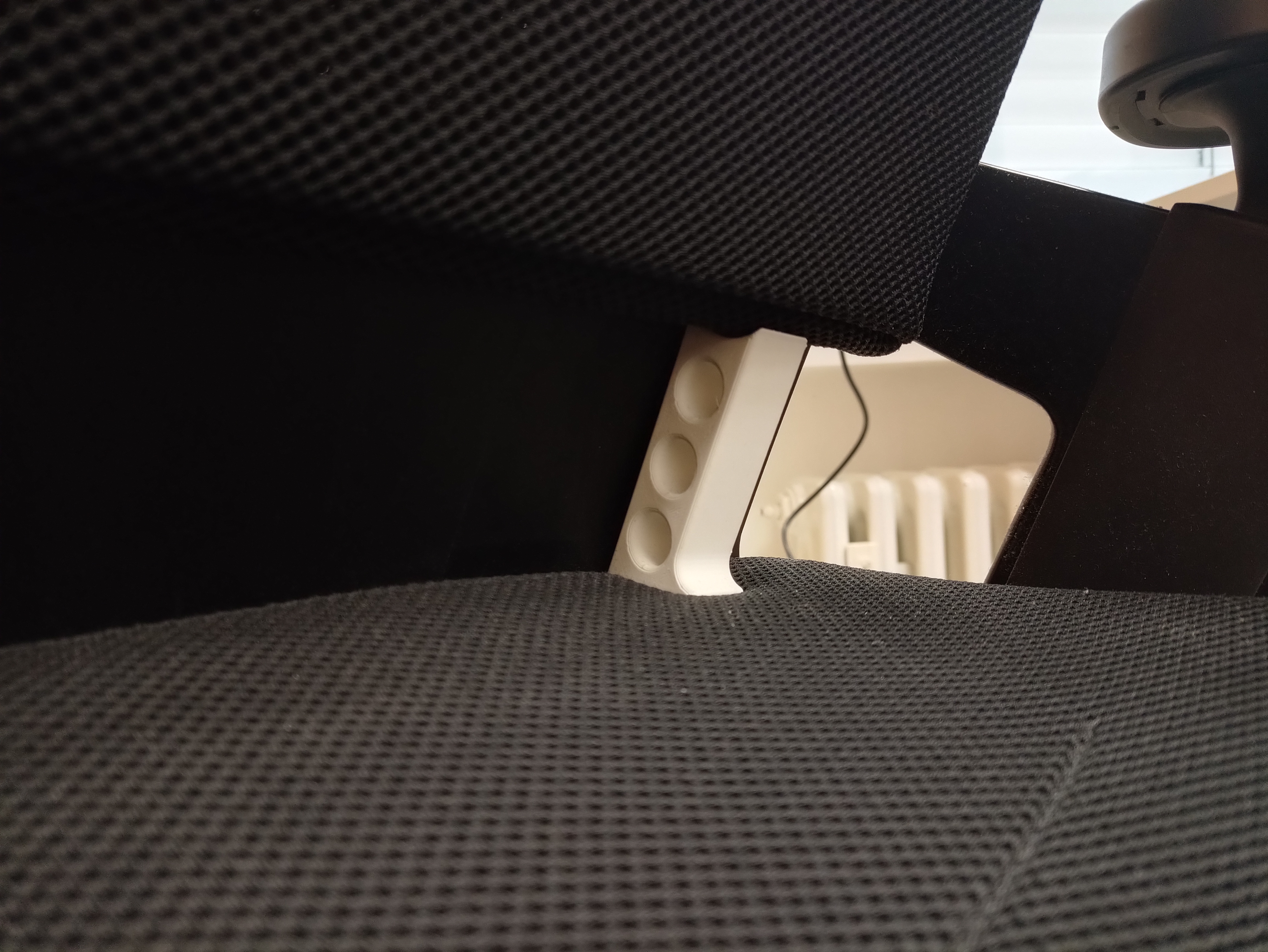 Wilkhan "ON" Chair - Khắc phục phần lưng ghế bị trượt