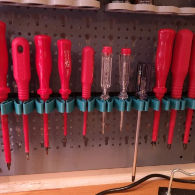 Giá đỡ tua vít gắn bảng pegboard Kuepper (lỗ euro)