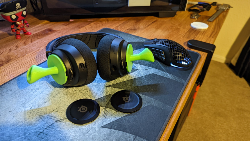 Tai Shrek Cho SteelSeries Arctis Nova 7