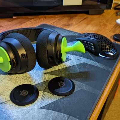 Tai Shrek Cho SteelSeries Arctis Nova 7