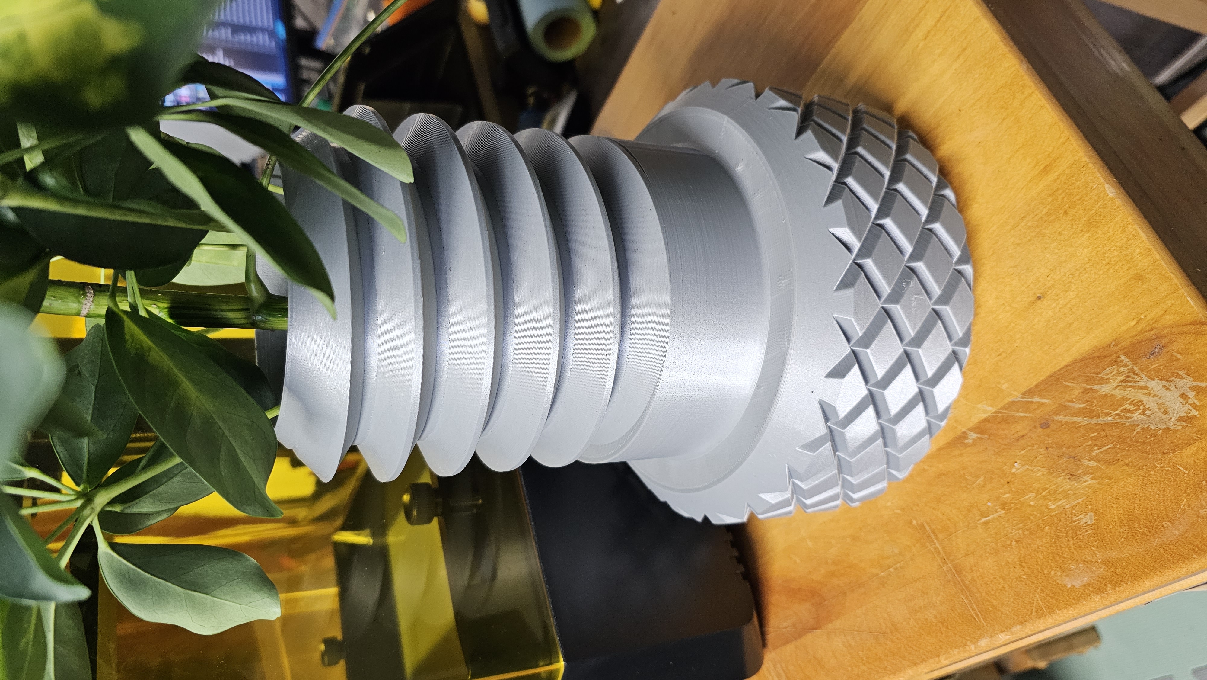 Chậu cây hình Thumbscrew