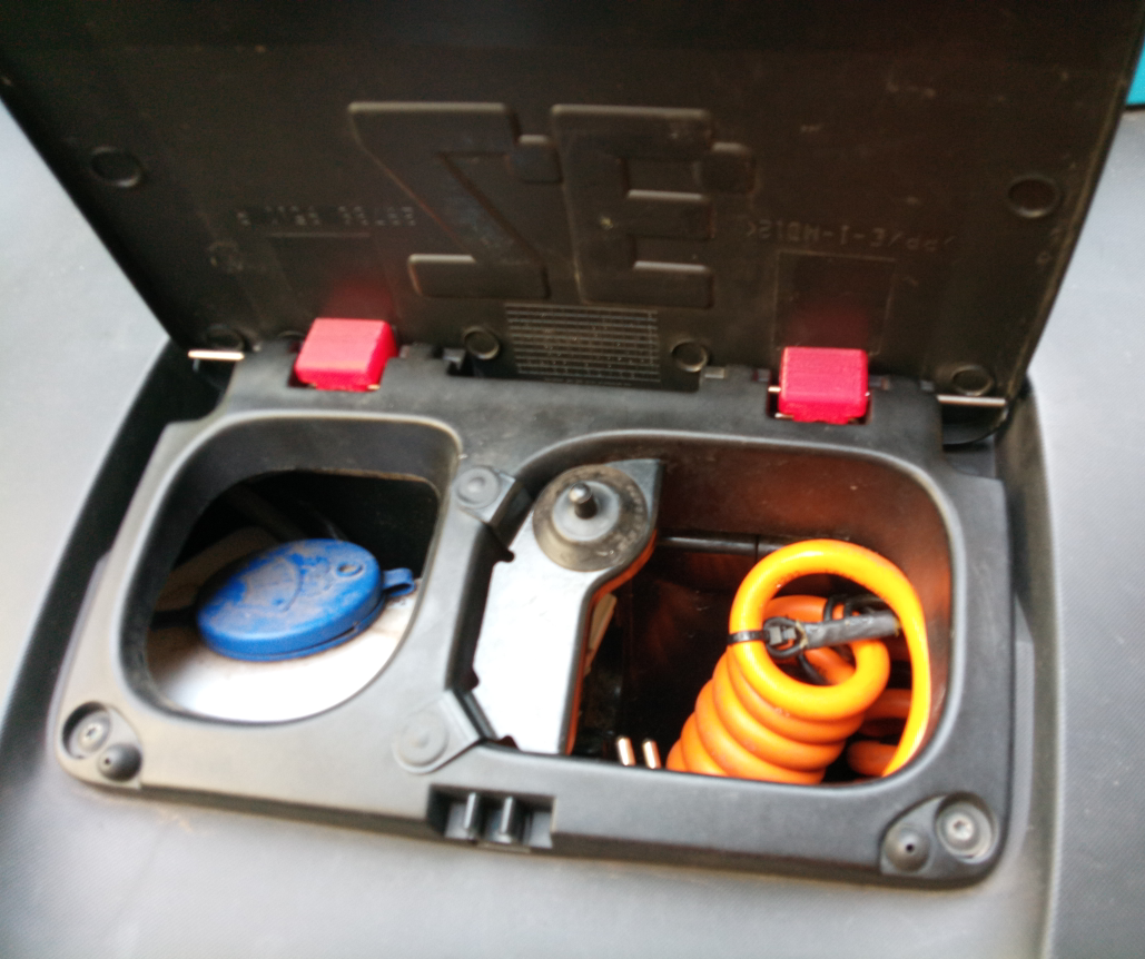 Bản lề thay thế cho nắp sạc (Renault Twizy)