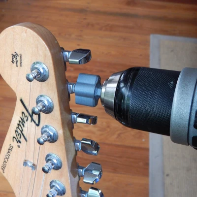 Dụng cụ cuốn dây đàn guitar