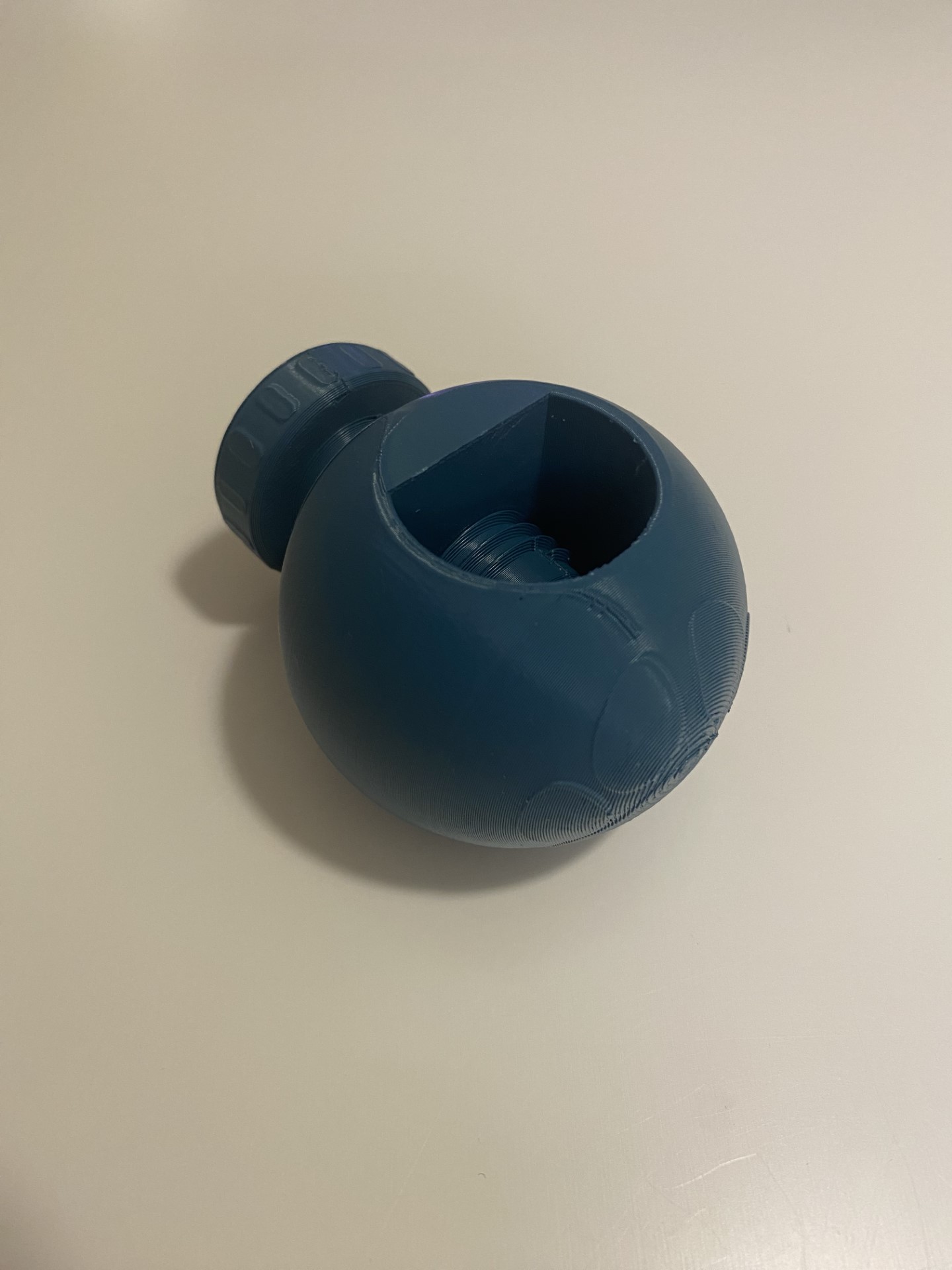 Dụng Cụ Giữ Bánh Thưởng Cho Chó